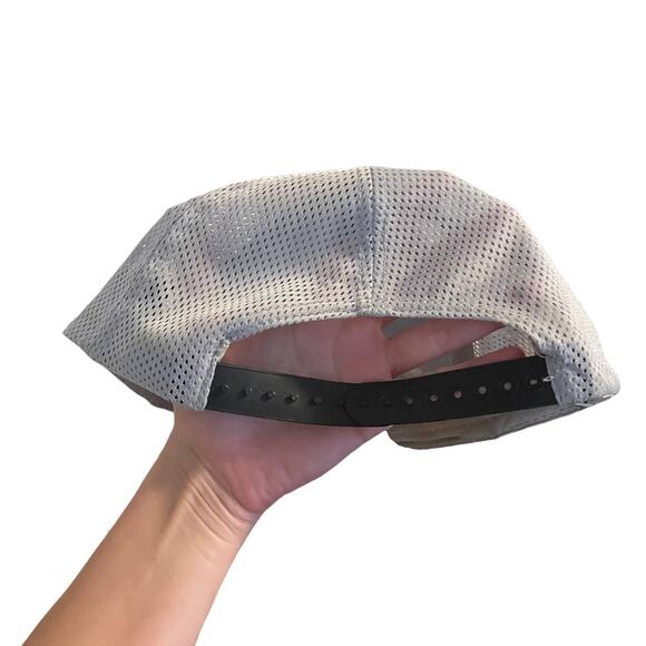 Snap-on snapback hat - Picture 4 of 4